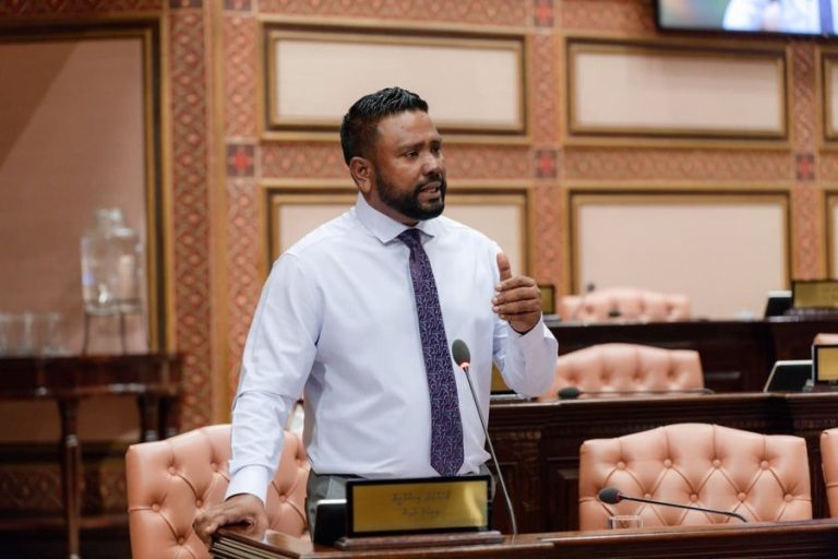 ކަނޑުން ބައެއް ވިއްކާލި މީހުން ދެފުށް ފެންނަ އުސޫލުތަކަށް އަބަދުވެސް ކަންބޮޑުވާނެ: އެމްޕީ މުހައްމަދު