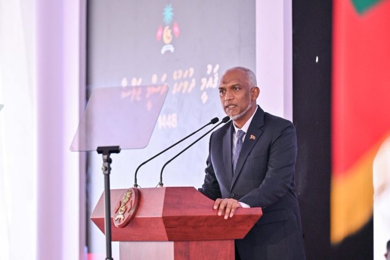 ވަޒީފާގެ މާހައުލުގައި އަމާނާތްތެރިވެ، އަޚުލާޤު ހިފެހެއްޓުމަށް ރައީސް އިލްތިމާސްކުރައްވައިފި