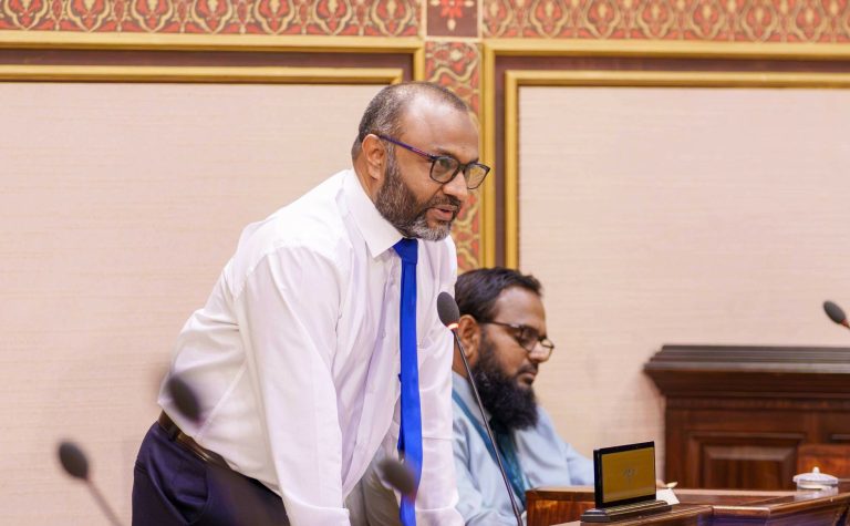 ހުޅުމާލޭގައި ހަދާނީ ވަގުތީ މިސްކިތުގެ ބަދަލުގައި ދާއިމީ މިސްކިތްތައް: ވަޒީރު ޝަހީމް