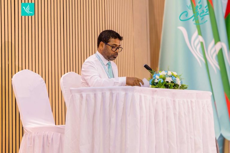 ސިޔާސީ ވާދަވެރިން ޕީއެންސީގެ މަތީ މަޖިލީހުން ފިލާވަޅު ލިބިގަންނަންޖެހޭ: ފަތުހީ