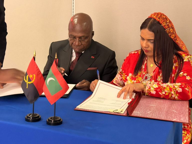 އެންގޯލާއާ ޚާރިޖީ ގުޅުން އިތުރަށް ފުޅާކުރުމަށް މުހިންމު ދެ އެއްބަސްވުމެއް އެކުލަވާލައިފި