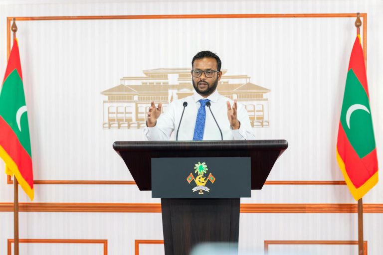 ރަސްމާލޭގެ ޕްރޮޕަޓީތައް ވިއްކޭނީ ސަރުކާރުގެ ހުއްދައާ އެކު ފީ ދައްކައިގެން: ވަޒީރު މުއްތަލިބު