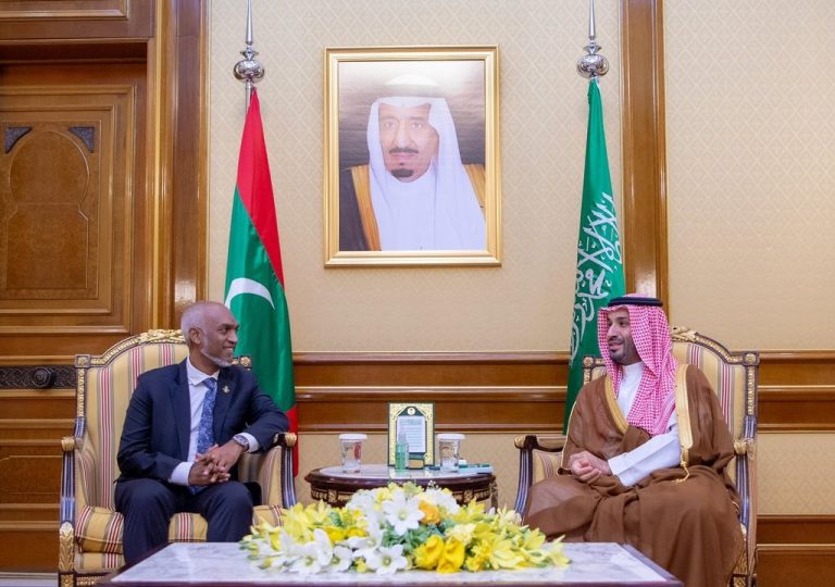 ސަޢުދީގެ ޤައުމީ ދުވަހުގެ ތަހުނިޔާ ރައީސް މުޢިއްޒު ފޮނުއްވައިފި