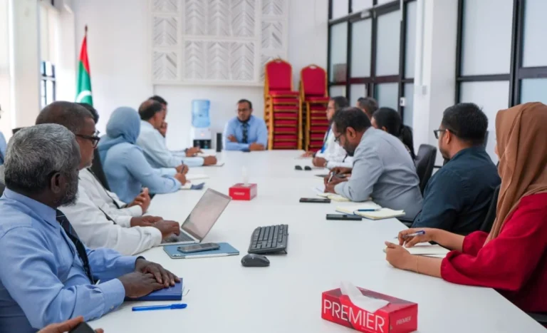 އަސާސީ ޚިދުމަތްތަކުގެ ސިޔާސަތުތައް ހަރުދަނާކުރުމަށް ކުންފުނިތަކާ މަޝްވަރާކުރައްވައިފި