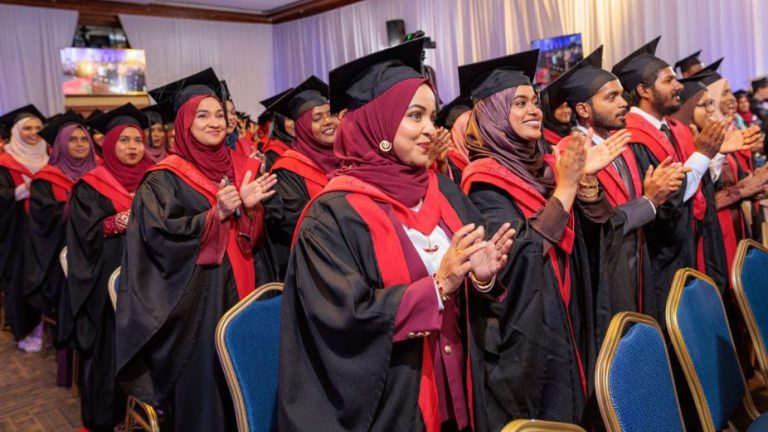 ޕްރައިވެޓް ކޮލެޖުތަކަށް ޔުނިވަރސިޓީގެ ދަރަޖަ ދިނުމުގެ އައު ޤަވާއިދެއް އެކުލަވާލައިފި