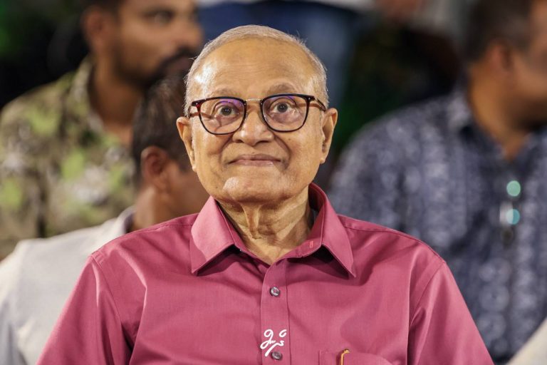 ޤައުމީ ސަލާމަށް ޙުރުމަތްތެރިކޮށް ހިތުމަށް މޭމަތީގައި އަތްބޭއްވުމެއް ނުވޭ: ރައީސް މައުމޫން