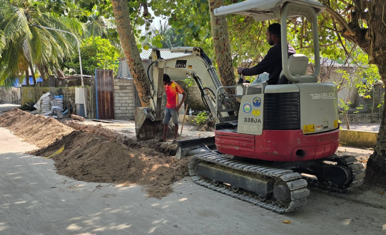 މަގު ކޮނުމުގެ ތެރޭގައި ސްޓެލްކޯގެ ކޭބަލްއެއް ބުރިވިއްޖެނަމަ އިހުމާލުވި ފަރާތުގެ އަތުން ހަރަދު ނަގަނީ