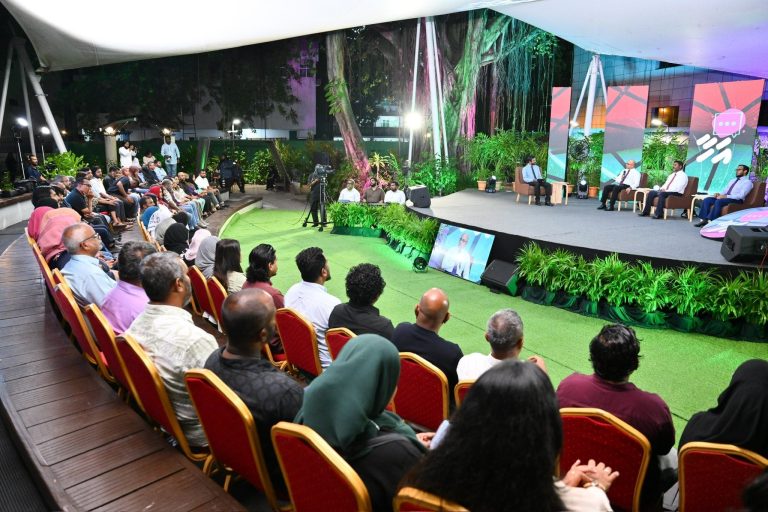 ކުންފުނިތަކަށް އިސްލާހު ގެންނަނީ މުވައްޒަފުންނަށް އަސަރު ނުކުރާނެހެން: ވަޒީރު ޒަރީރު