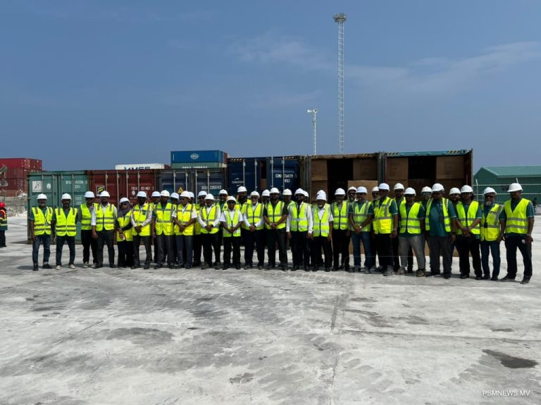 އިޤުތިޞާދީ އައު އުއްމީދެއް: ތިލަފުށި ޕޯޓުން މުދާ ދޫކުރުމުގެ ޚިދުމަތް ރަސްމީކޮށް ފަށައިފި