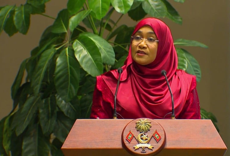 ޞިއްޙަތަށް ފައިދާހުރި ރައްކާތެރި ދަނޑުވެރިކަމެއް ކުރުމަށް ފަސްޓް ލޭޑީ ގޮވާލައްވައިފި