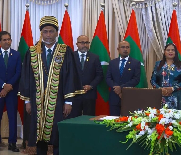 ޕާކިސްތާނުގެ އިސްލާމިކް ޔުނިވަރސިޓީން ރައީސްއަށް ޝަރަފުވެރި ޑޮކްޓަރޭޓް އަރުވައިފި